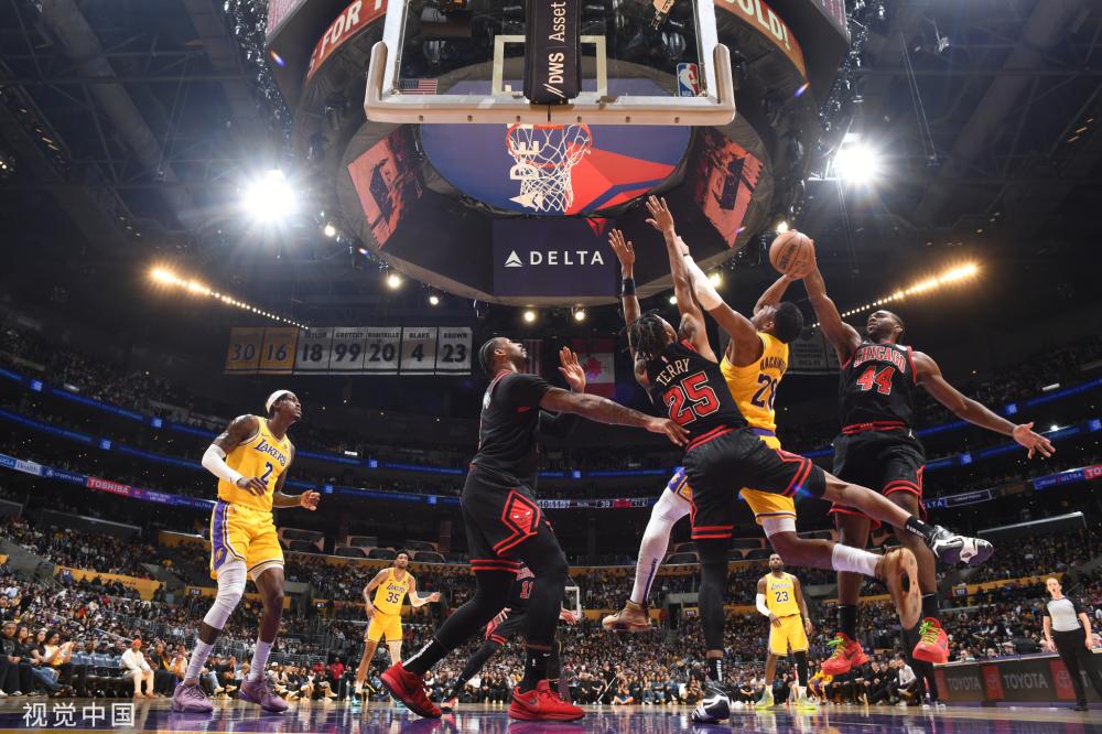 中脱颖而出 中脱颖而出